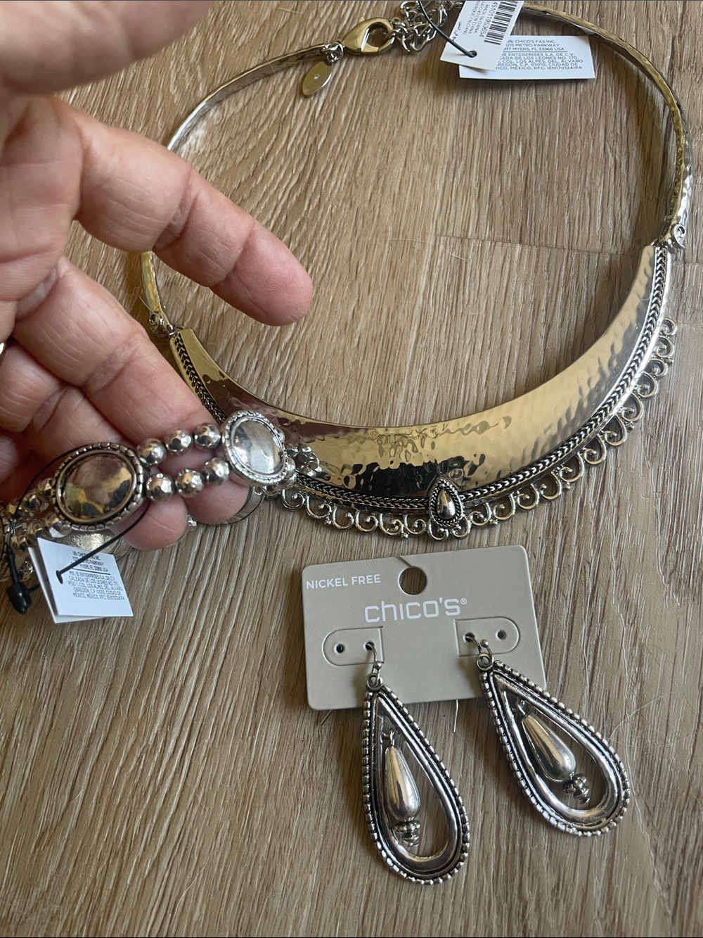 NWT Chico's Two-Tone Hammered Collar Necklace with Matching Teardrop Earrings